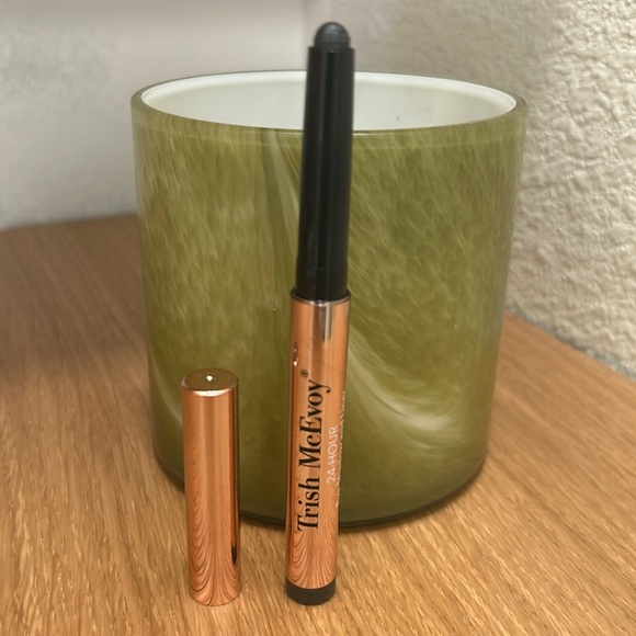 Trish McEvoy Other - Trish McEvoy Eyeshadow Crystal Gray